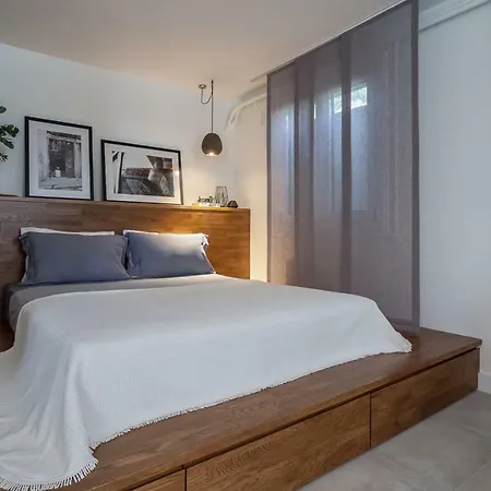 Unique Semi-Basement Stay At The Foot Of The Acropolis Athens Exterior photo