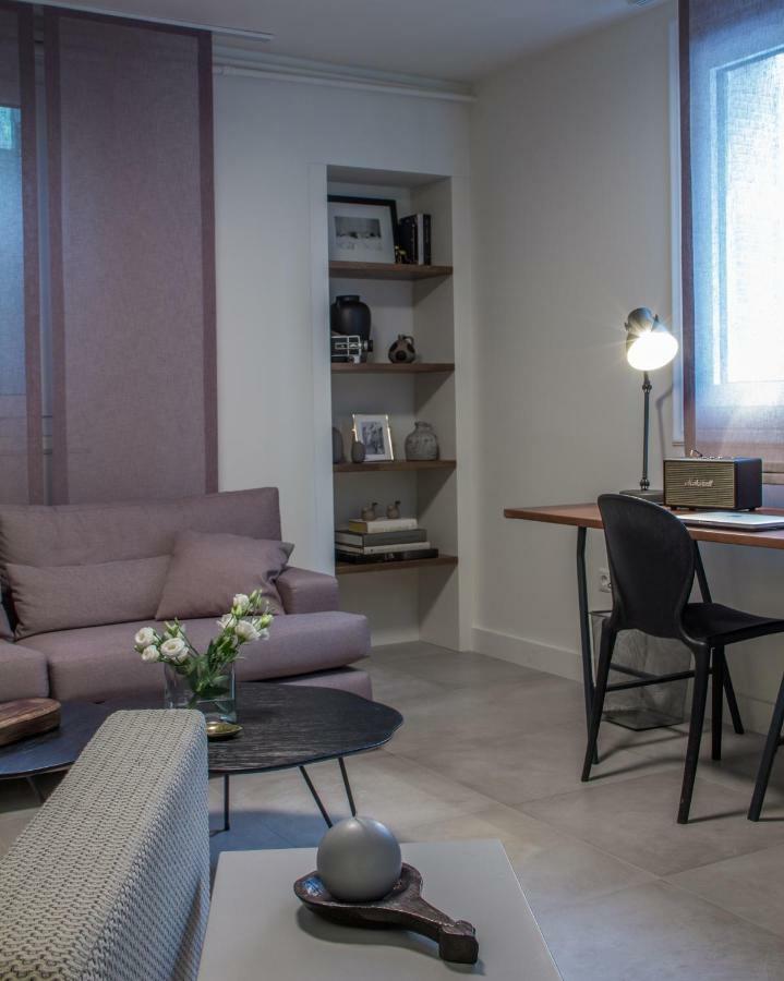 Unique Semi-basement At The Foot Of The Acropolis Athene